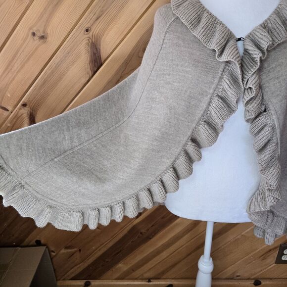 Corti Bloomingdales 100% Pure Merino Wool Hook & Eye Shawl Tan S/M Made In Italy - Picture 5 of 6